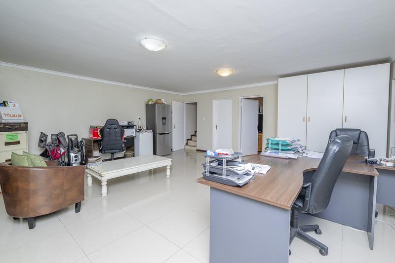 To Let 6 Bedroom Property for Rent in Kleinbron Estate Western Cape